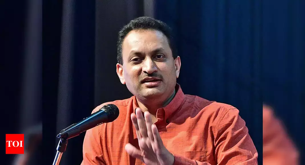 BJP notice to Anantkumar Hegde over Gandhi remarks