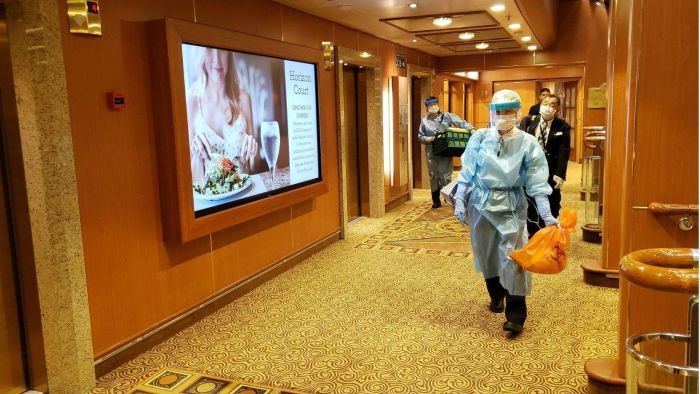 Australians among coronavirus patients being hung on cruise liner in Japan