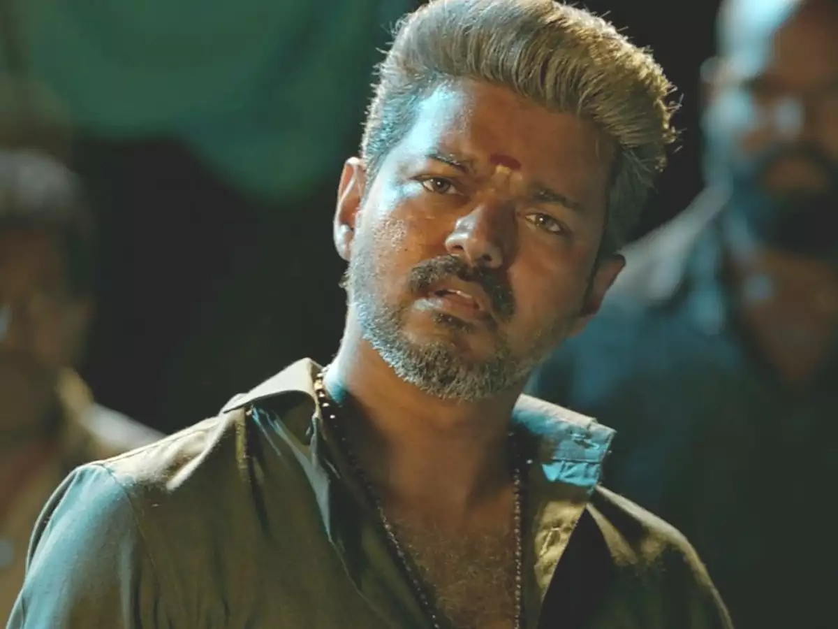 Income Tax officials issue summons to Vijay on sets of ‘Master’