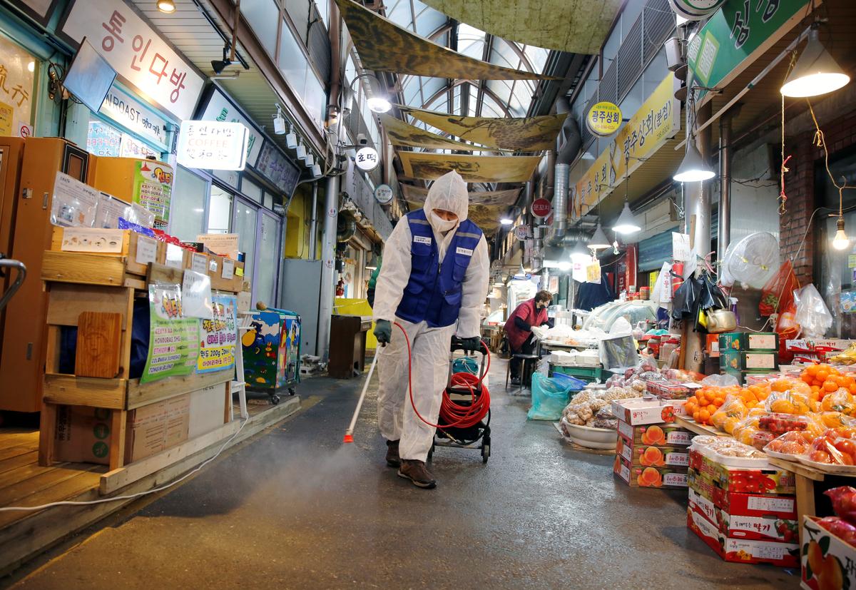 WHO warns of global shortage of coronavirus protective equipment