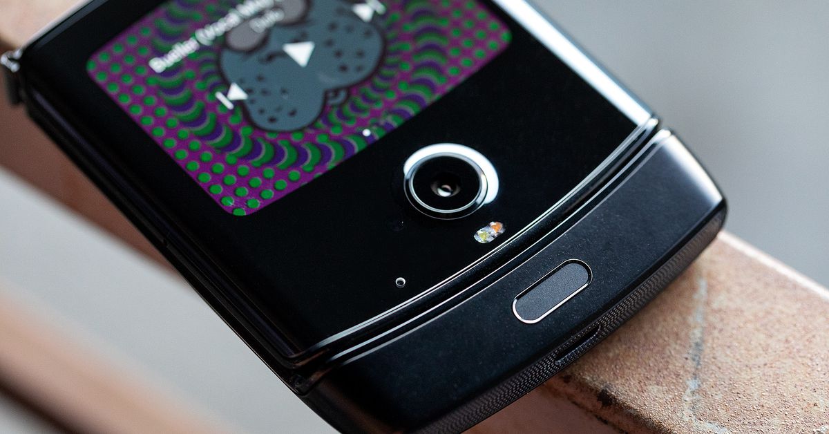 Enjoy Motorola’s ‘real’ flip test for the new Razr collapsible