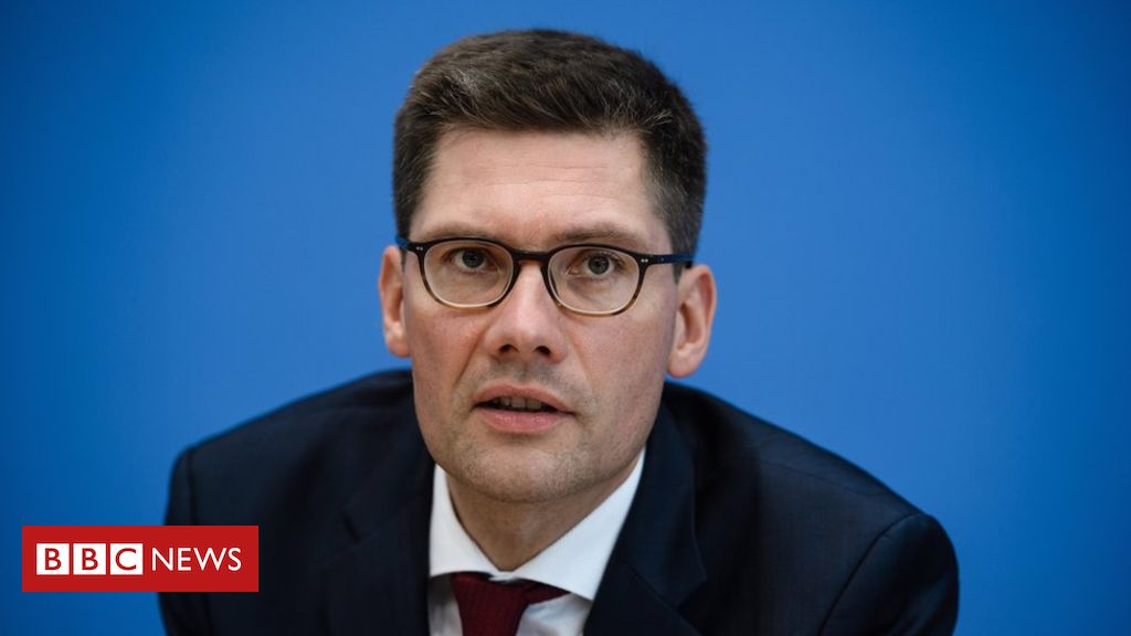 Merkel fires minister over far ideal row