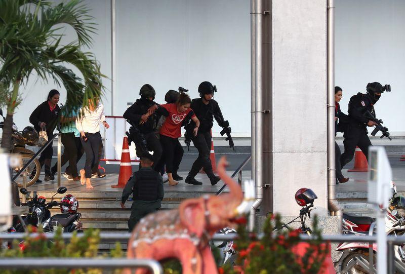 Thai authorities think shooter in shopping mall basement, has no captives