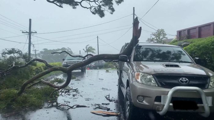 ‘Dangerous’ NSW flash flooding warnings as thousands without power