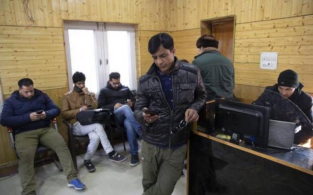 Ban on social networks removed in J-K, Mobile web speed still restricted to 2G, order reliable till Mar 17