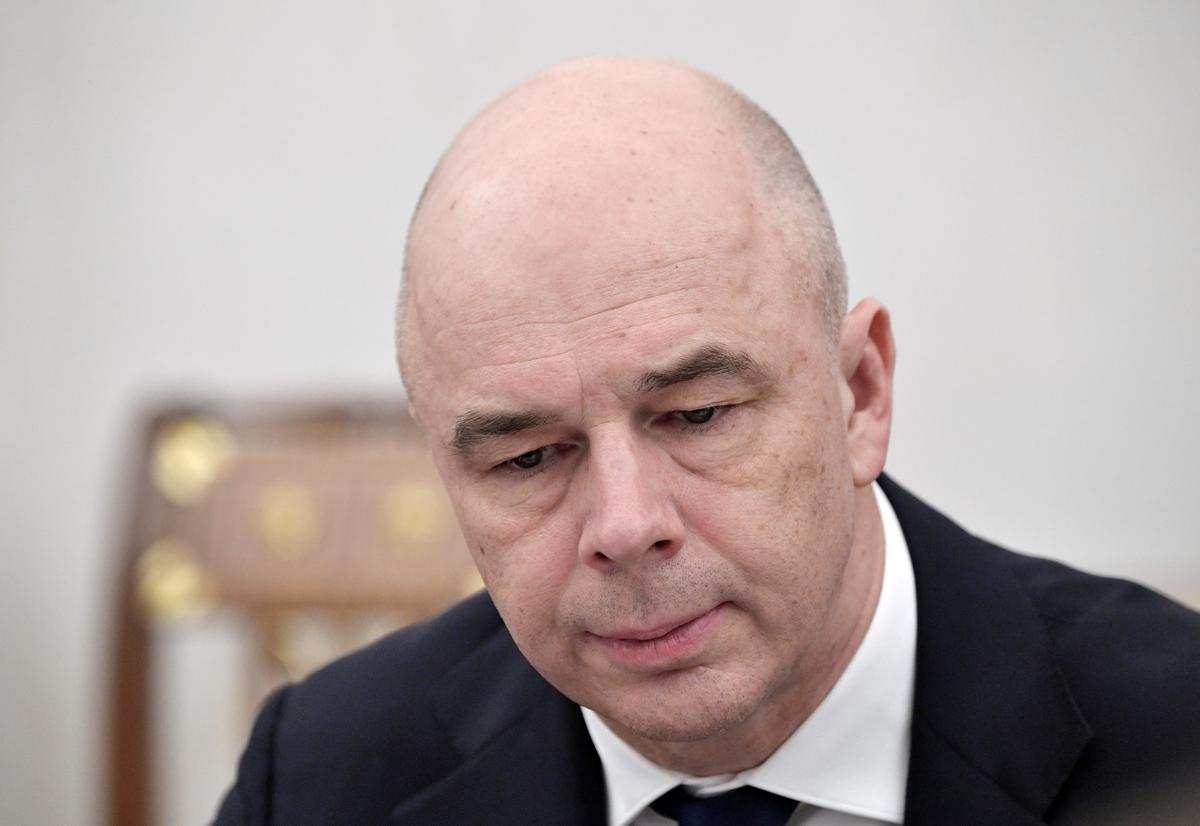 Russia prepared for possible drop in oil prices, finance minister says