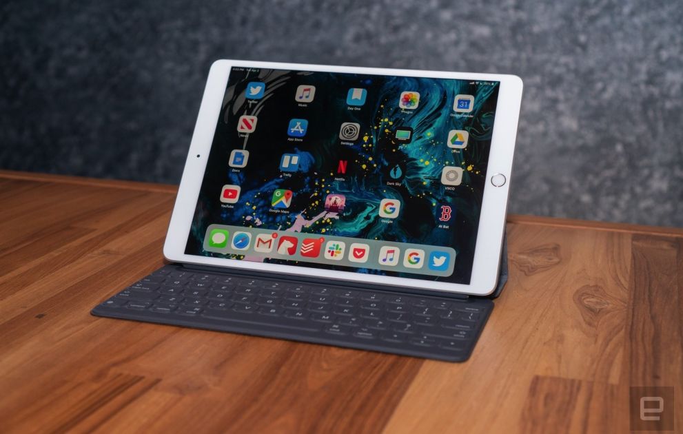 Apple will fix iPad Air tablets with blank screen problems