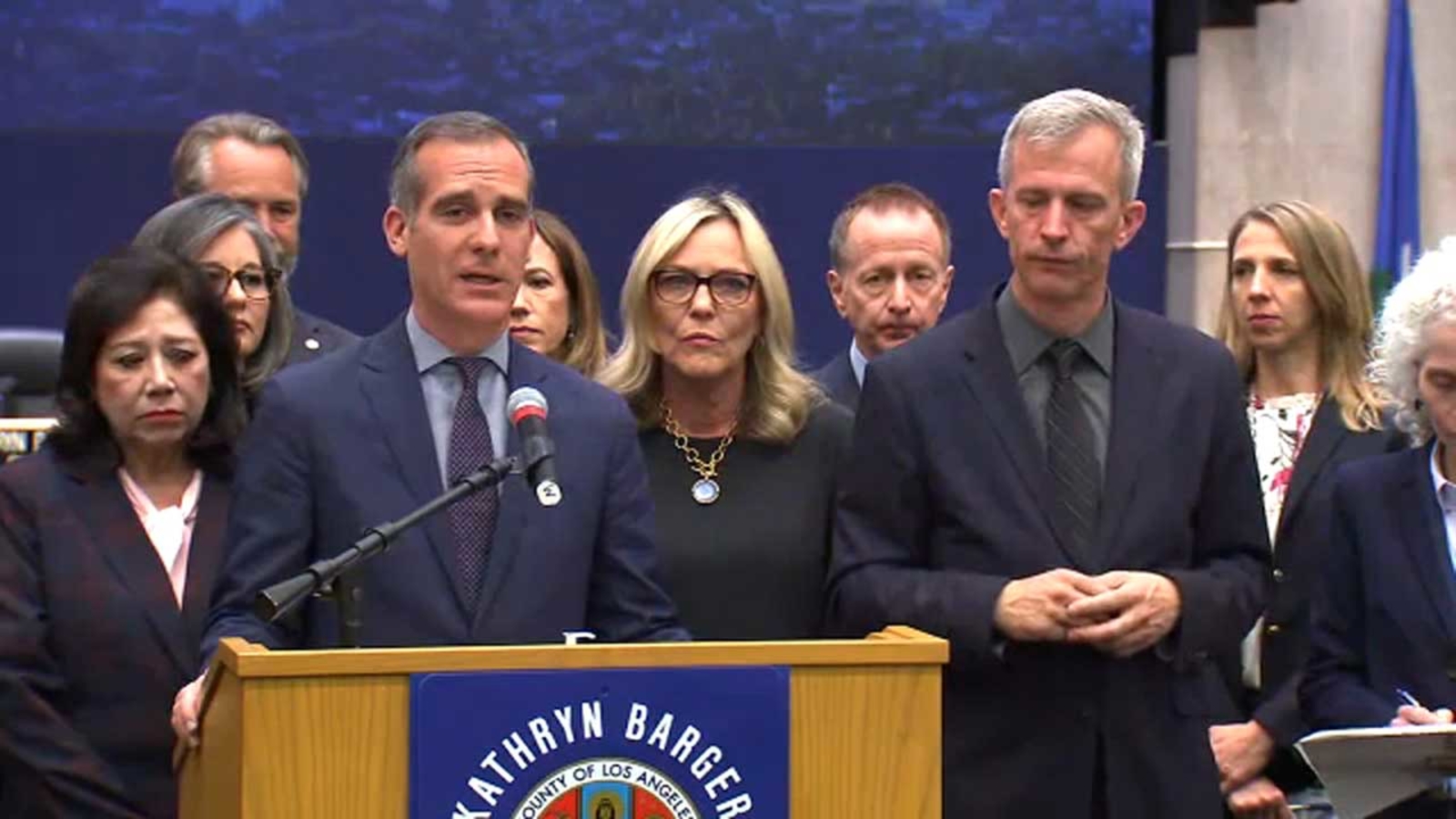 Coronavirus Southern California update: Garcetti issues order on events of 50 or more people, bans non-employees from LA City Hall -TV