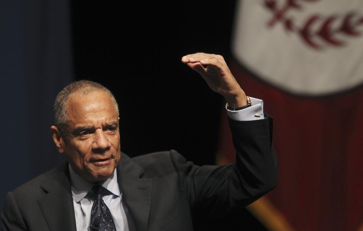 Berkshire taps former AmEx CEO Kenneth Chenault for board, as Bill Gates actions aside