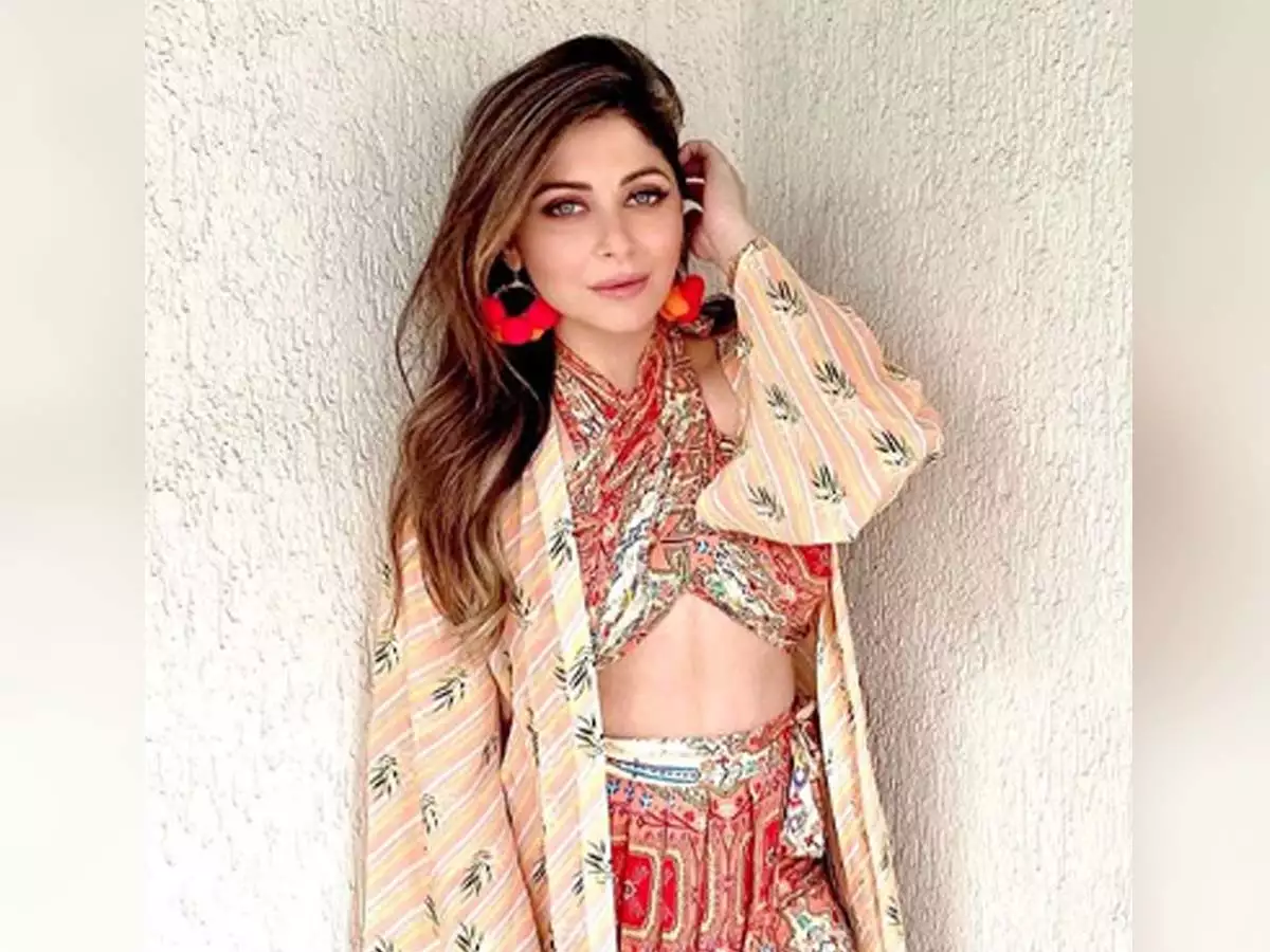 U.P Police to file FIR against Kanika Kapoor who has been tested positive for COVID-19