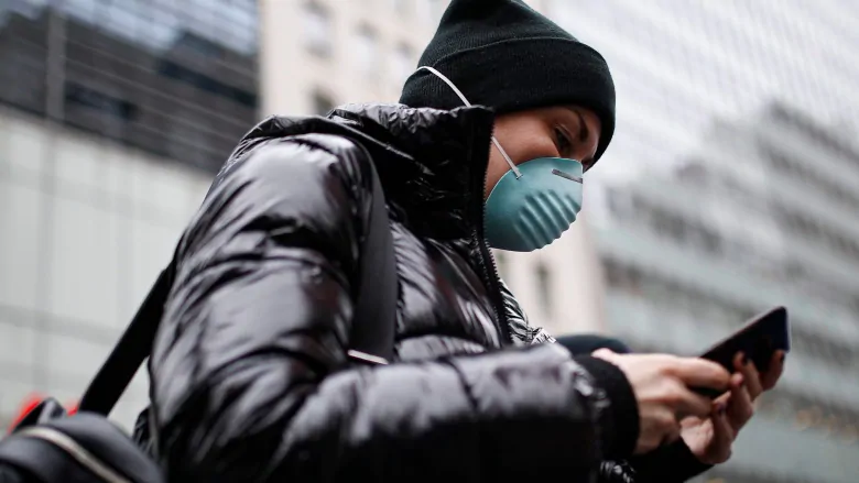 Trudeau leaves door open to using smartphone data to track Canadians’ compliance with pandemic rules | CBC News