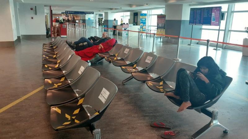 ‘All we have left is to hope and hope’: Travelers stranded in airport by coronavirus