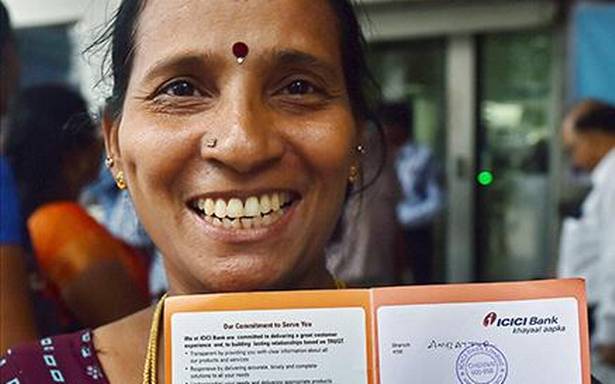 Make sure smooth transfer of funds to Jan Dhan accounts, banks told