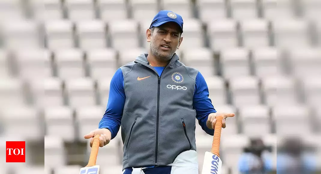 My gut feel is Dhoni’s India ambitions might be over: Harsha Bhogle