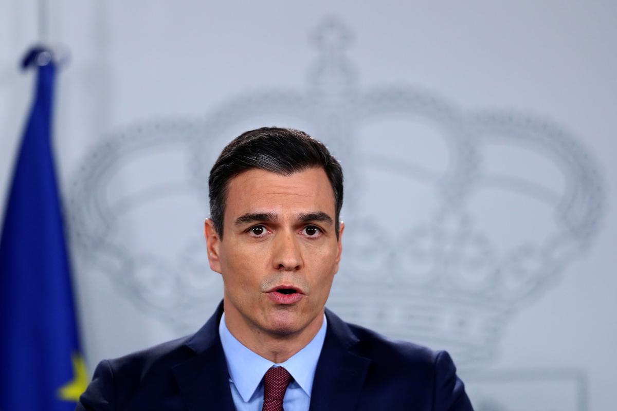 Spanish PM announces stricter lockdown measures to tackle coronavirus