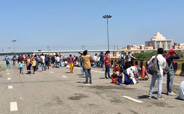 At ‘No Point’ on Yamuna Expressway, flight from hunger beats fight versus infection