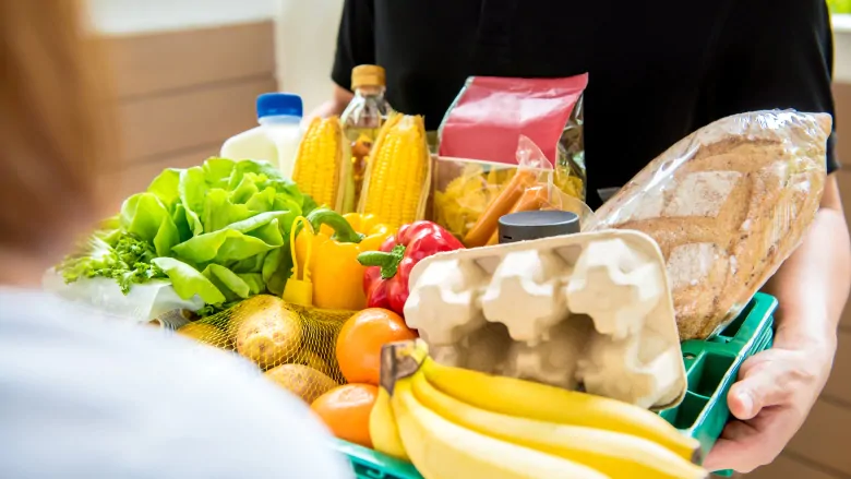 Are your groceries and food deliveries safe? Your daily COVID-19 questions answered | CBC News