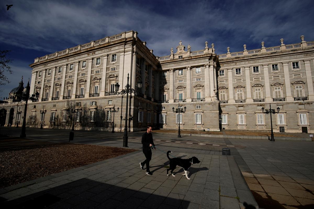 Spain’s coronavirus death toll rises by 674 but pace keeps slowing