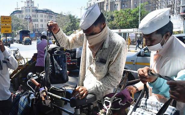 Coronavirus | Lockdown robs Mumbai’s dabbawalas of lunch