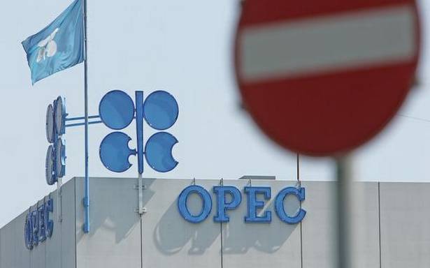 Top oil manufacturers except Mexico accept output cuts: OPEC