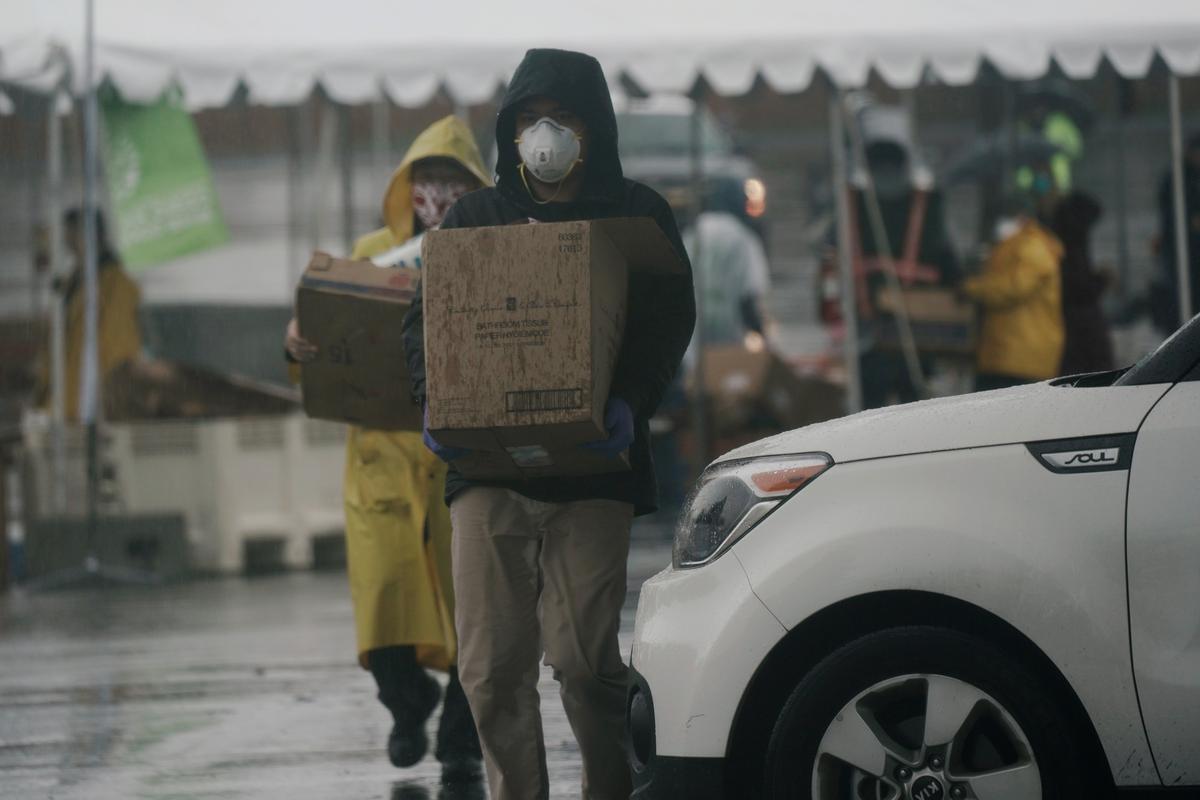 Empty churches, food drive mark start of Easter weekend in coronavirus-hit U.S.