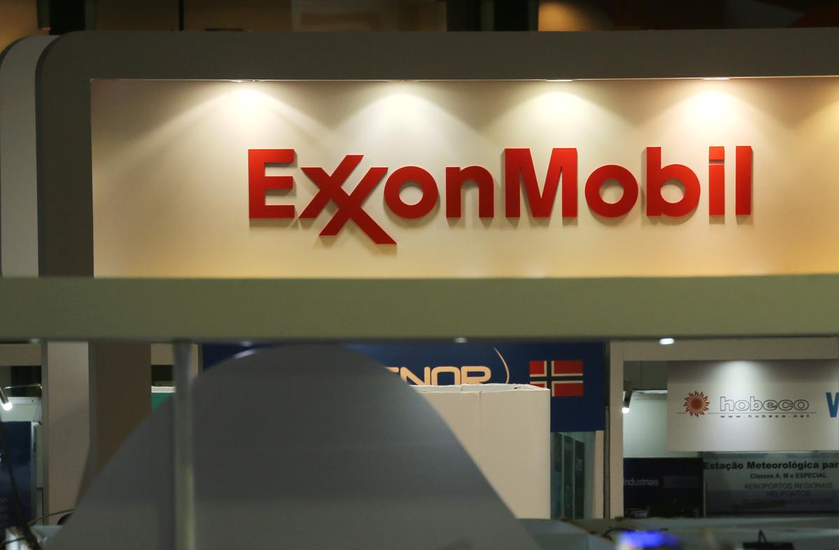 Exxon raises $9.5 billion to load up on cash while debt market still open to new deals