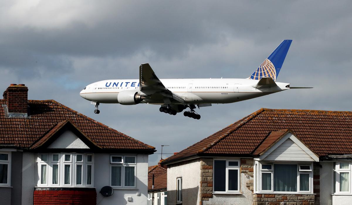 United cuts May flights by 90%, tells employees to brace for job cuts