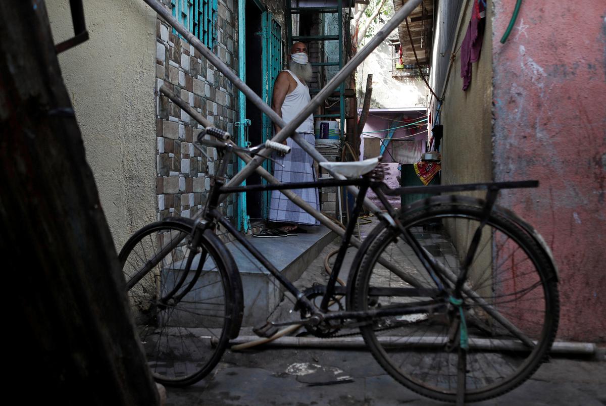 Life under lockdown in India’s massive Dharavi slum