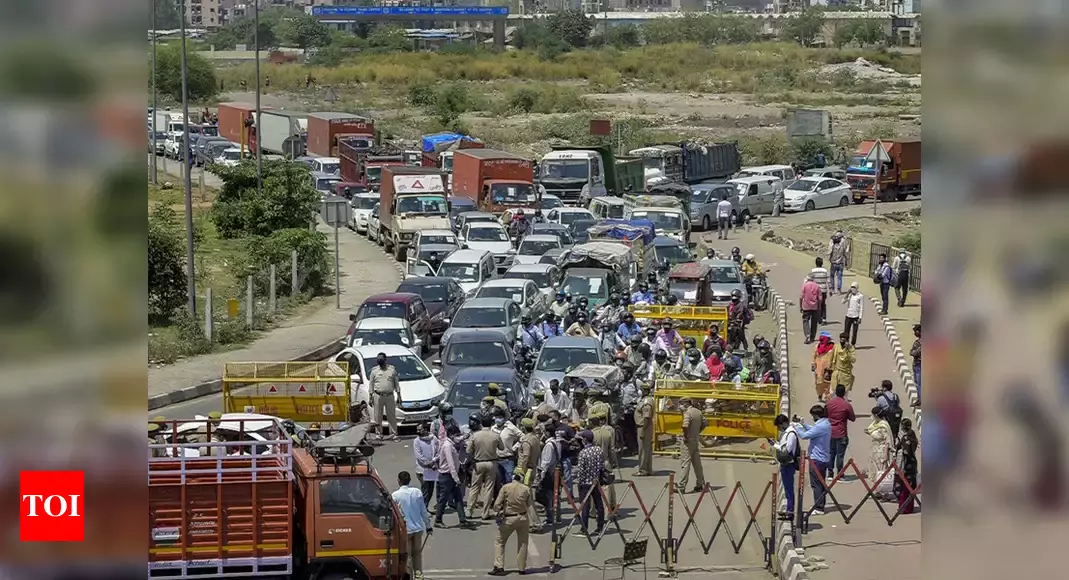 Coronavirus lockdown: Chaos at Delhi-Ghaziabad border as movement of people banned