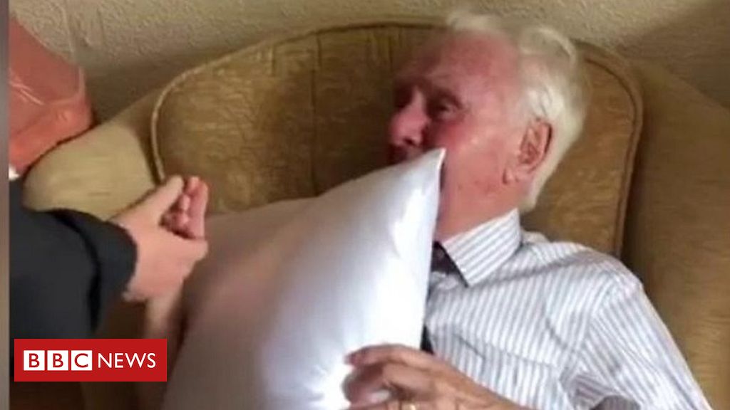 Carer’s touching present for D-Day veteran