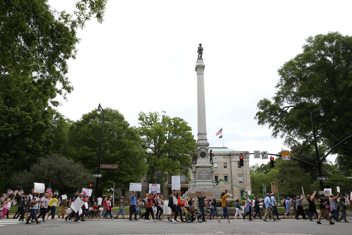 Despite scattered protests, most Americans support shelter-in-place, Reuters/Ipsos poll shows