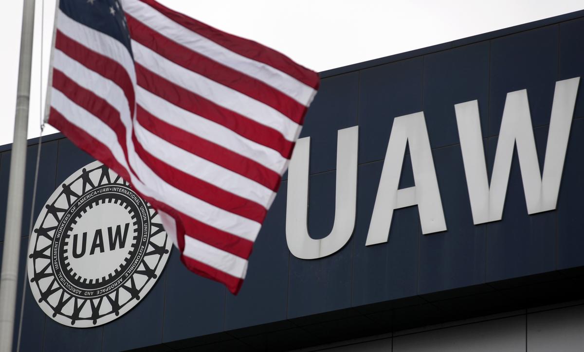 Detroit automakers, UAW to continue talks over reopening U.S. plants