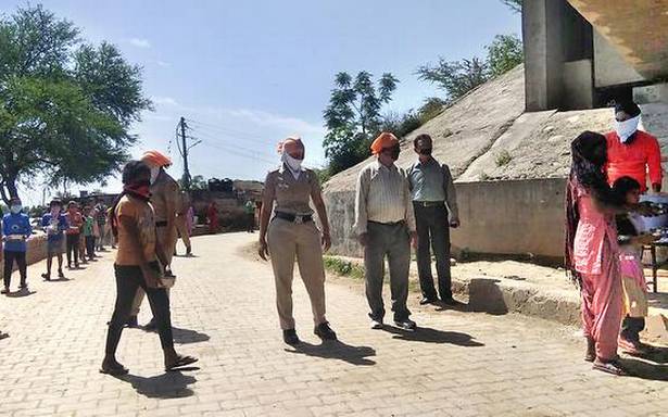 As Punjab relaxes curfew, confusion prevails among shopowners sans clear directions