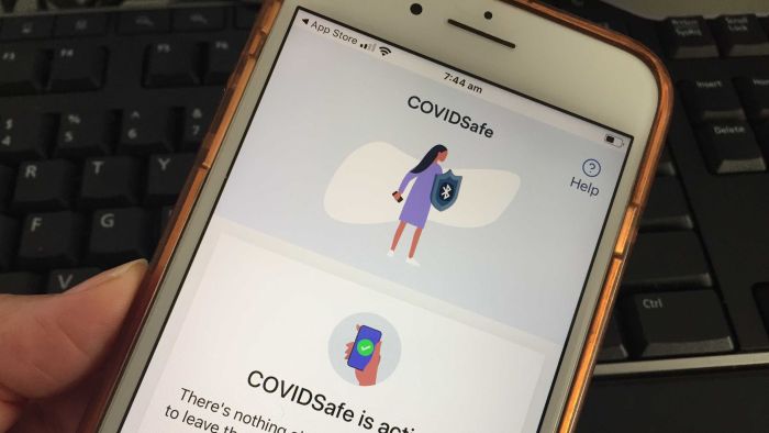 COVIDSafe coronavirus contact-tracing app deals with software bugs and sticking around iPhone issues