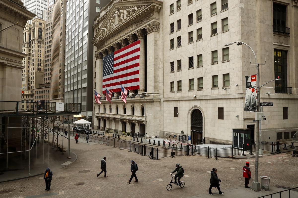 Massive U.S. stock bounce stokes doubts, provokes bears