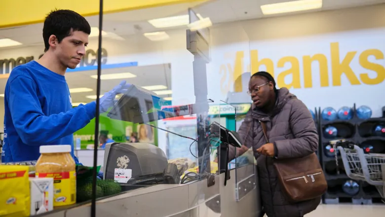 Students struggling to find summer work in a pandemic economy | CBC News