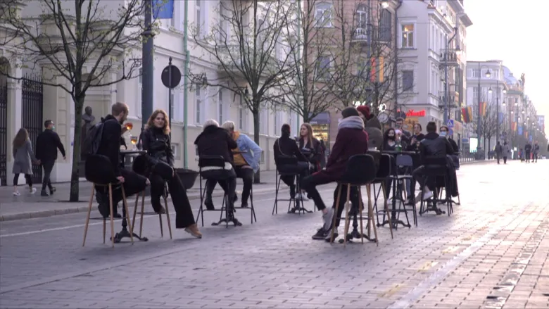 What happened in northern Europe when they moved dining outdoors | CBC News