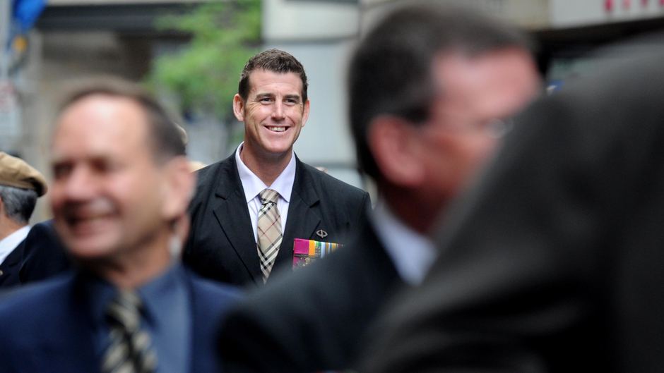 Defamation lawsuit by former soldier Ben Roberts-Smith delayed after Government invokes special secrecy laws