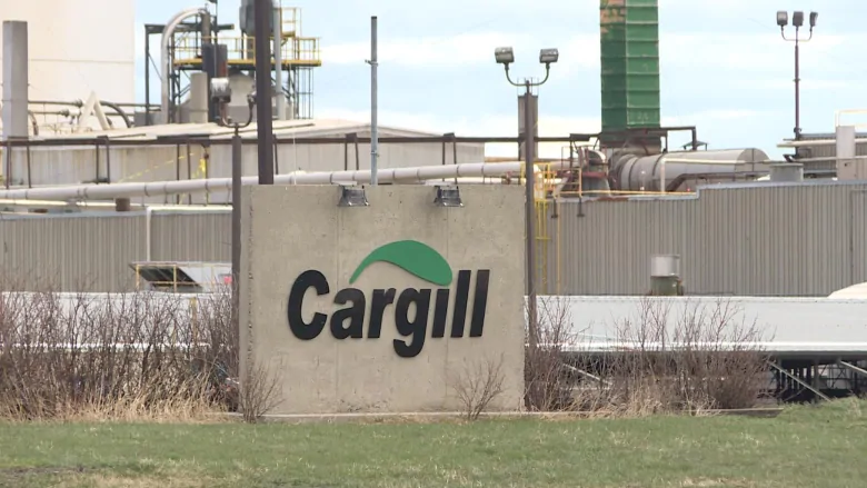 Quebec Cargill meat-processing plant to shut down after COVID-19 outbreak | CBC News