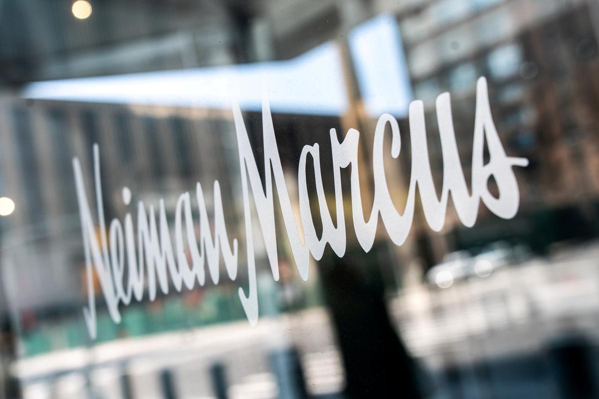 Exclusive: Neiman Marcus creditor calls for deal with Saks Fifth Avenue