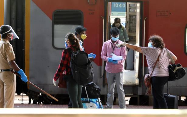 Mayhem at Bengaluru City Railway Station over compulsory institutional quarantine