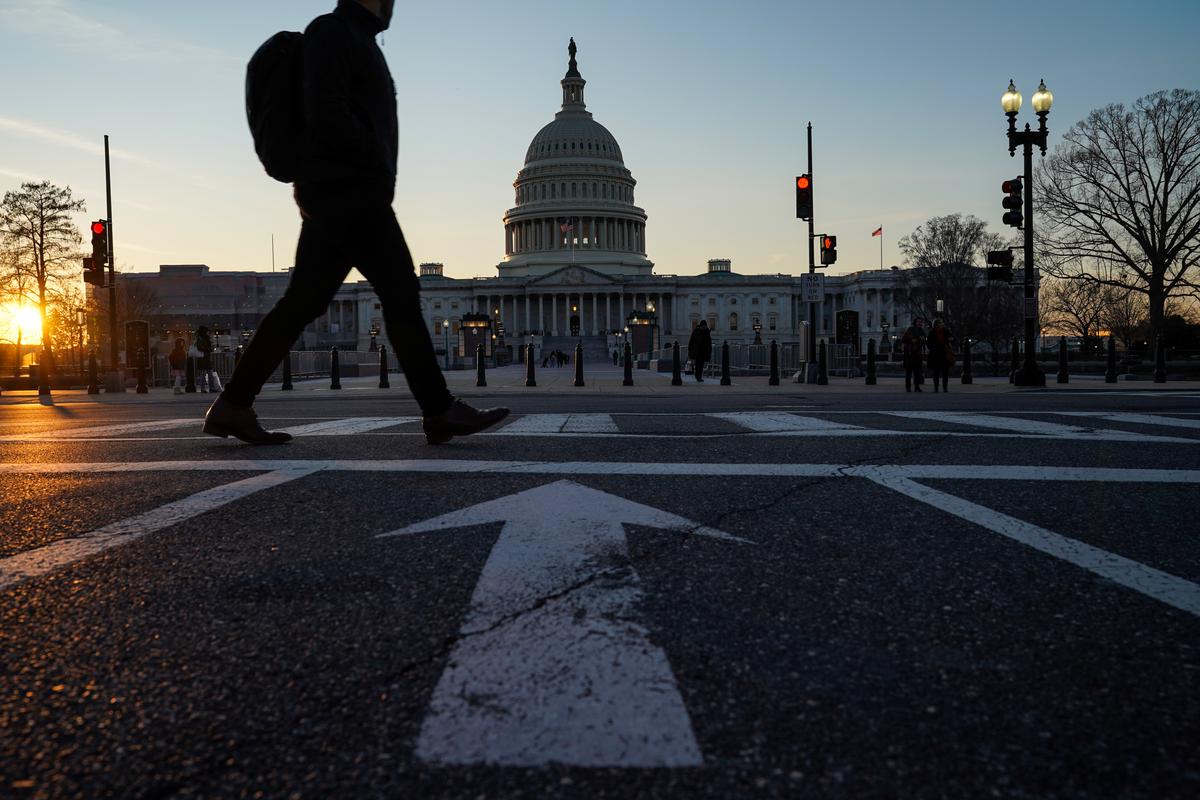 U.S. Senate votes to extend government security tools