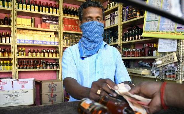 SC stays Madras HC order asking TN govt to close liquor shops in State