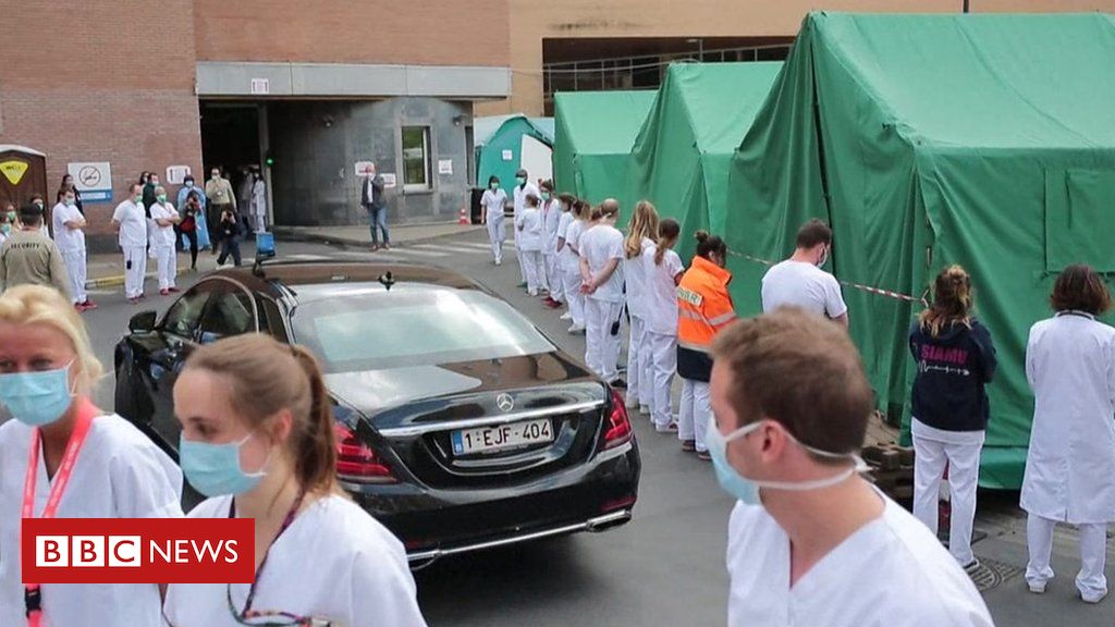 Belgian medical facility staff turn their backs on PM