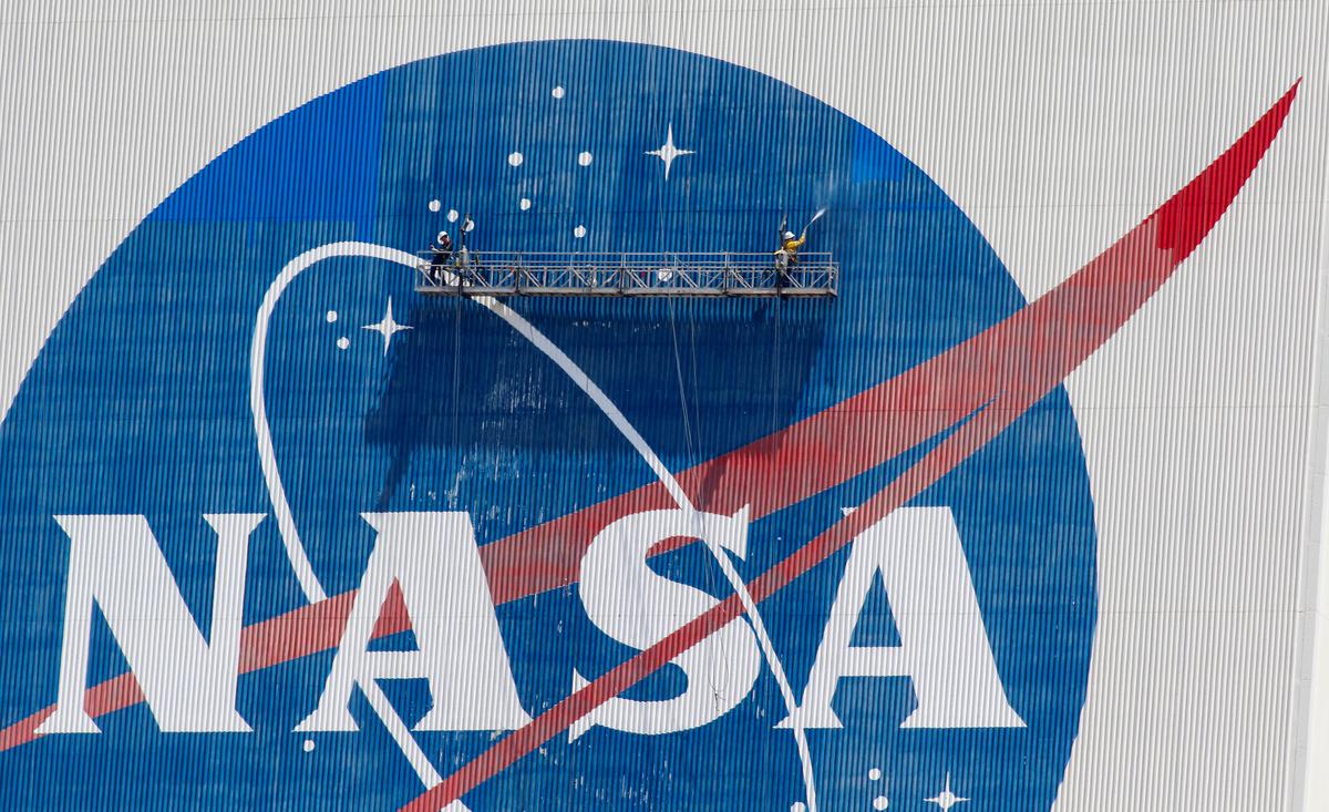 NASA human spaceflight chief resigns ahead of launch