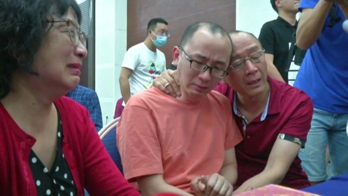 Chinese man abducted 32 years ago as toddler reunited with parents