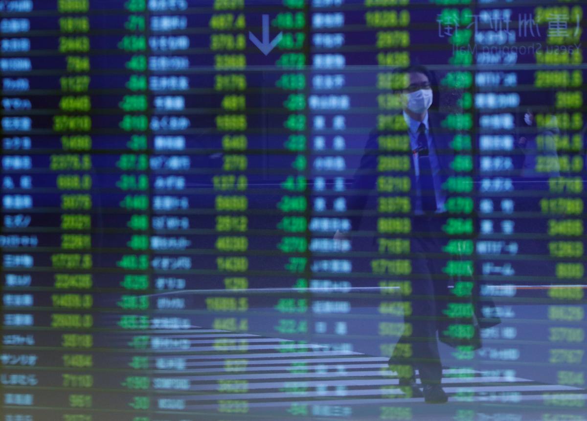 Asia shares set to fall as Sino-U.S. strains hit confidence