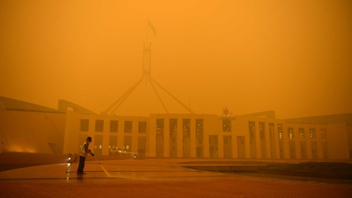 Black Summer bushfire smoke killed nearly 450 people, royal commission hears