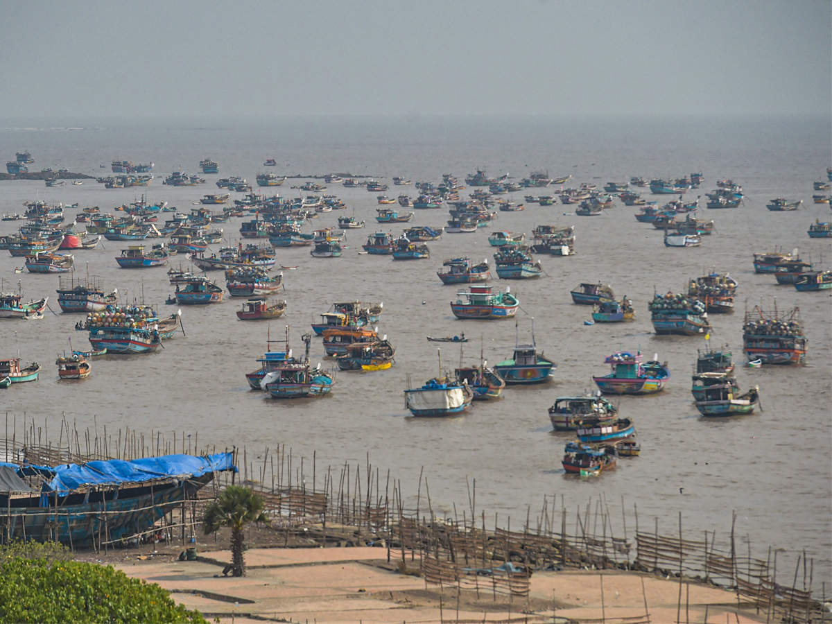 Cyclone Nisarga live updates: Red alert as Mumbai braces for first-ever cyclone in its history