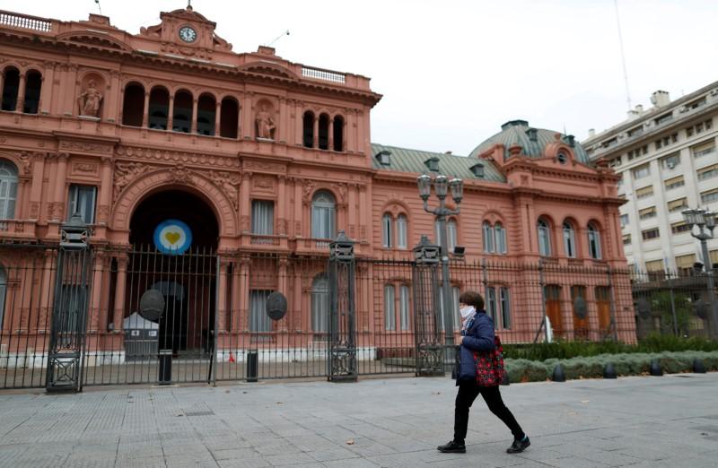 Argentina debt handle sight as serial defaulter aims to avoid ‘zombie land’